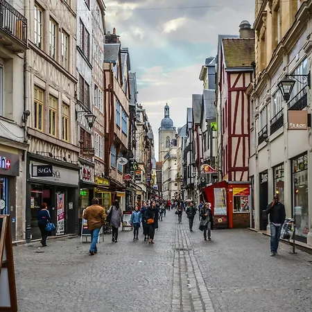 L'olympe - Babyfoot - Cinema - Parking Apartment